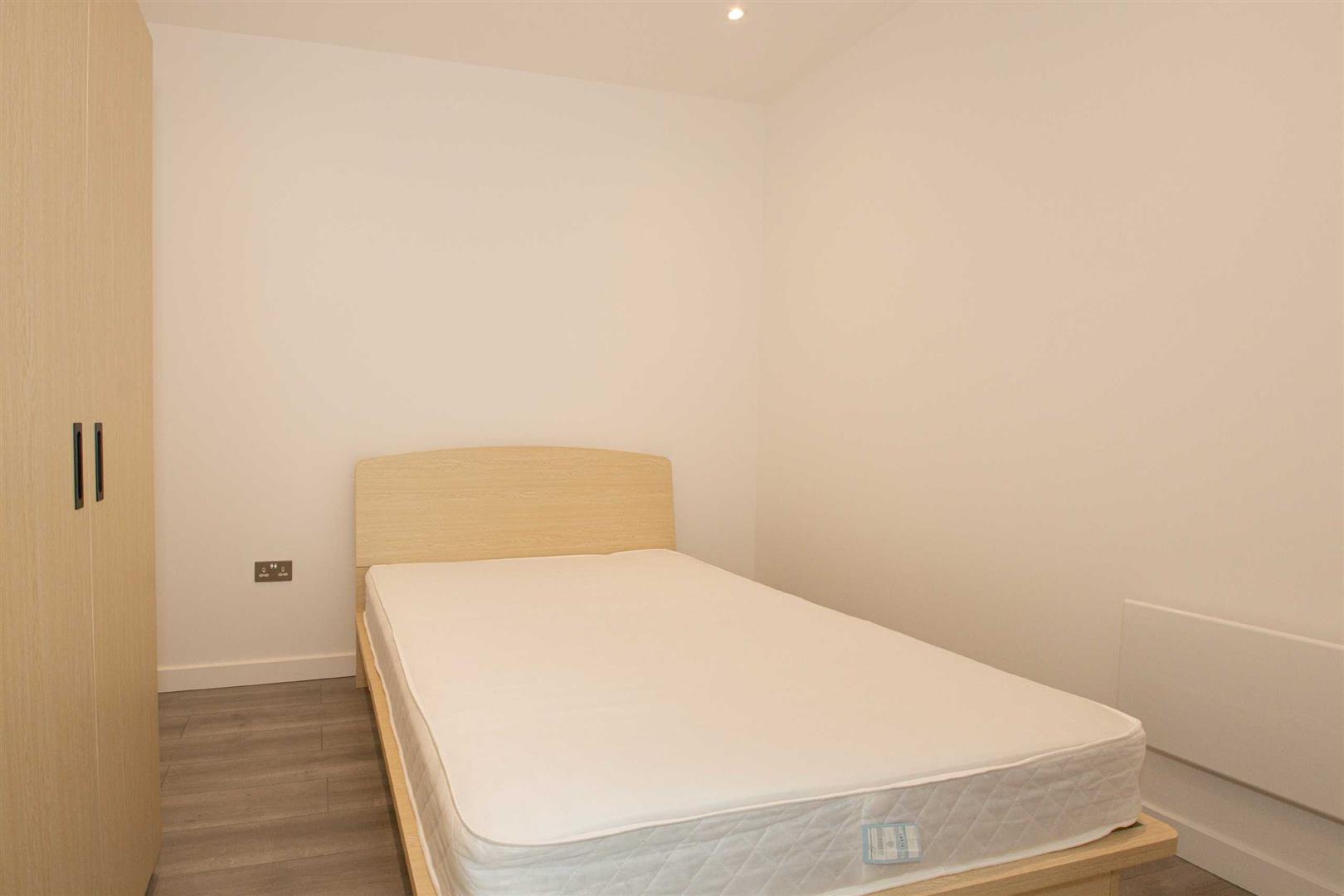 2 Foxhunter Drive, Linford Wood, Milton Keynes